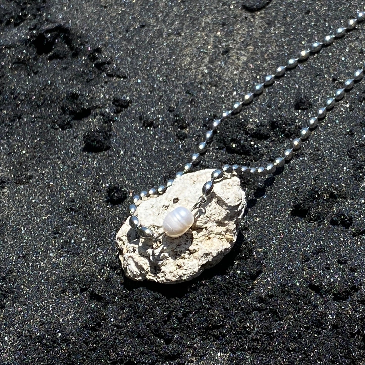 JUST ONE PEARL NECKLACE