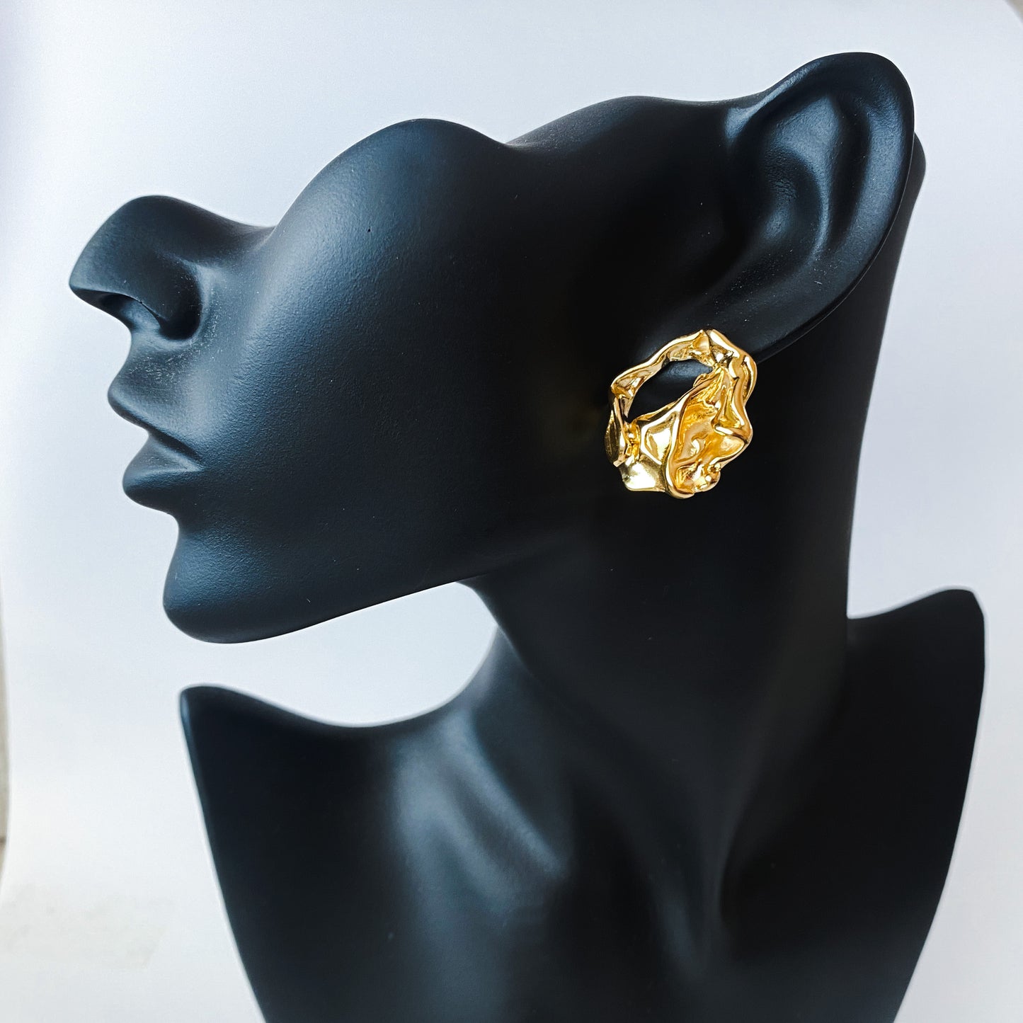 BOLD STUDS