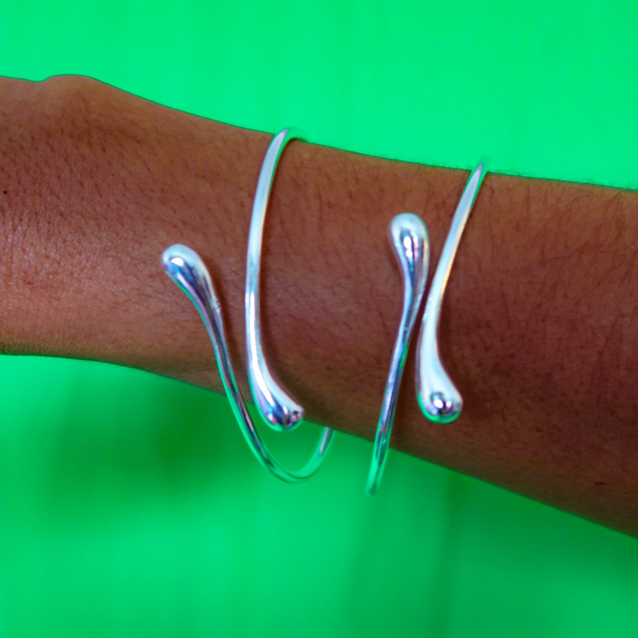 DROP BANGLE