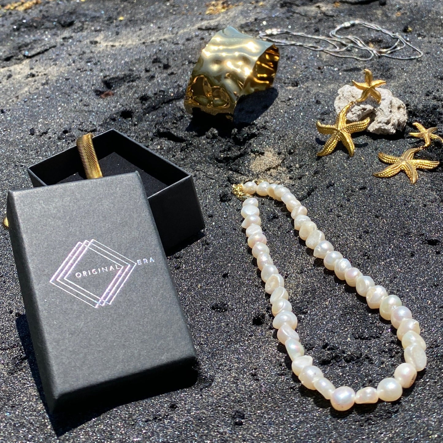 FRESH WATER SHORT NECKLACE